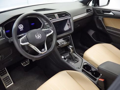 Used 2023 Volkswagen Tiguan SE R-Line FWD image 23