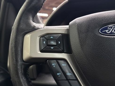 Used 2018 Ford F150 Lariat w/ Equipment Group 502A Luxury image 15