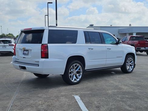 Used 2019 Chevrolet Suburban Premier RWD image 3