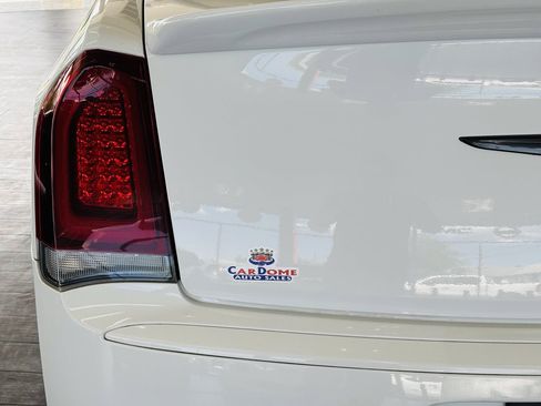 Used 2023 Chrysler 300 C RWD image 9