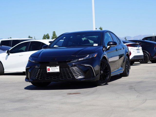 Certified 2025 Toyota Camry SE w/ Convenience Package FWD image 4
