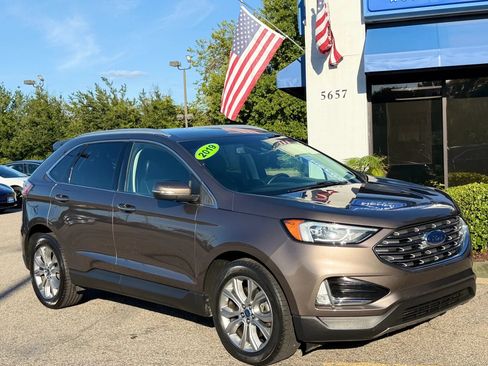 Used 2019 Ford Edge Titanium AWD/4WD image 16