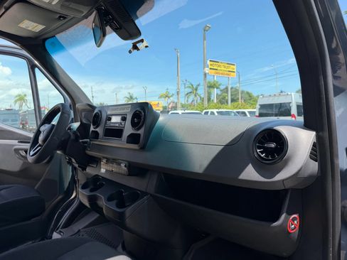 Used 2019 Mercedes-Benz Sprinter 170 image 17