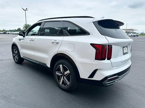 Used 2022 Kia Sorento S w/ Panoramic Sunroof Package FWD image 7