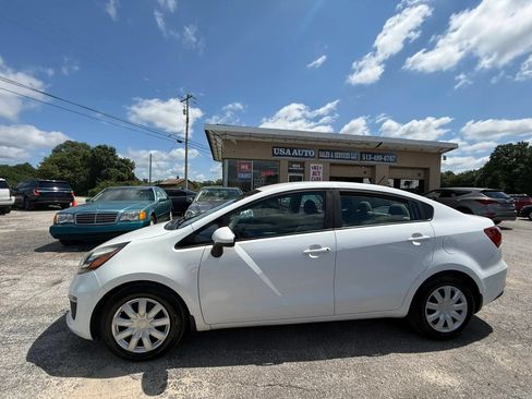 Used 2017 Kia Rio LX FWD image 3