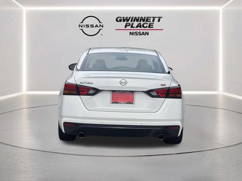 Used 2024 Nissan Altima 2.5 SR FWD image 23