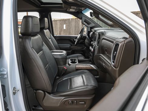 Used 2021 GMC Sierra 3500 Denali w/ Denali Ultimate Package image 38