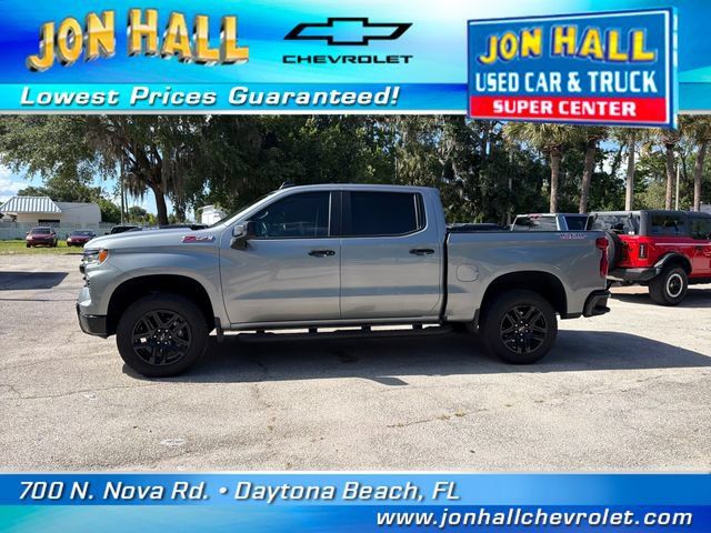 Used 2025 Chevrolet Silverado 1500 LT Trail Boss w/ Convenience Package II AWD/4WD image 4