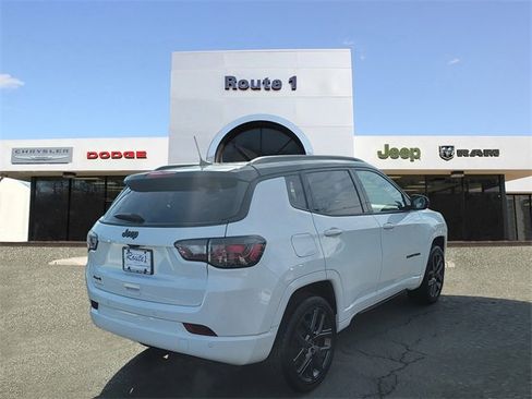 Used 2024 Jeep Compass Limited w/ High Altitude Package image 8