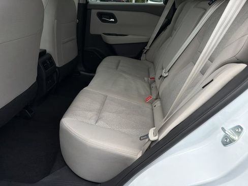Used 2025 Nissan Rogue SV FWD image 25