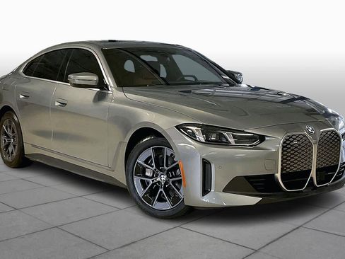 Used 2025 BMW i4 eDrive40 w/ Driving Assistance Package image 3