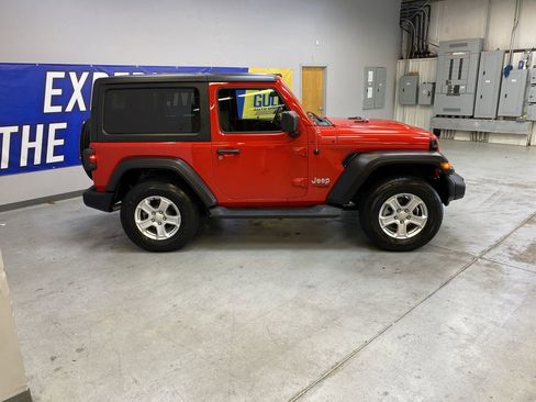 Used 2019 Jeep Wrangler Sport AWD/4WD image 8