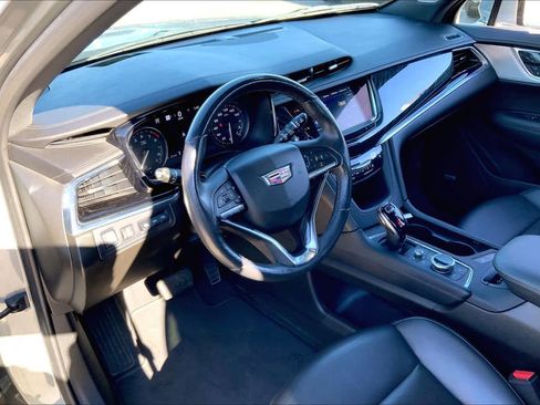 Used 2023 Cadillac XT6 Premium Luxury w/ Technology Package image 16