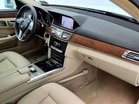 Used 2014 Mercedes-Benz E 350 4MATIC Sedan image 25