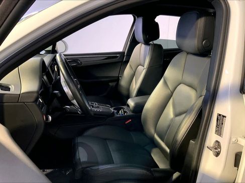 Used 2021 Porsche Macan image 5
