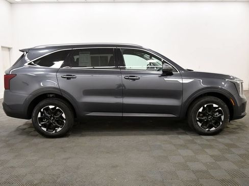 Certified 2024 Kia Sorento S AWD/4WD image 9