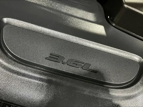 Used 2020 Chrysler Pacifica Touring-L Plus w/ S Appearance Package FWD image 28