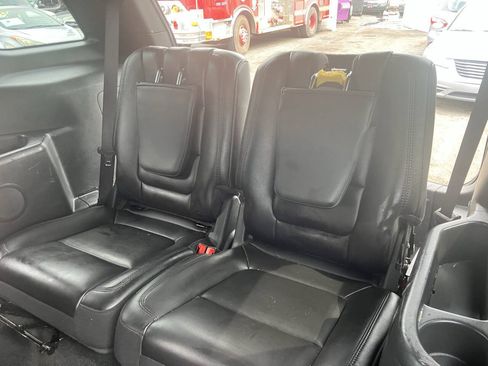 Used 2013 Ford Explorer XLT AWD/4WD image 31