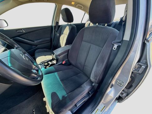 Used 2011 Nissan Altima 2.5 S FWD image 13