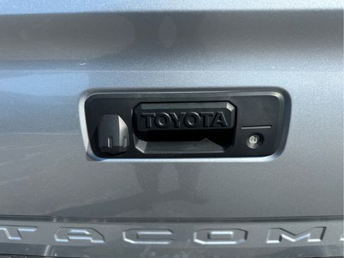 Used 2022 Toyota Tacoma SR image 14
