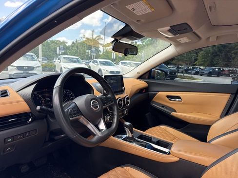 Used 2022 Nissan Sentra SV w/ SV Premium Package image 14