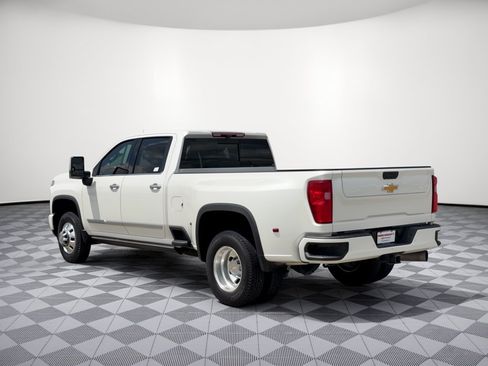 Used 2025 Chevrolet Silverado 3500 High Country w/ High Country Premium Package AWD/4WD image 3