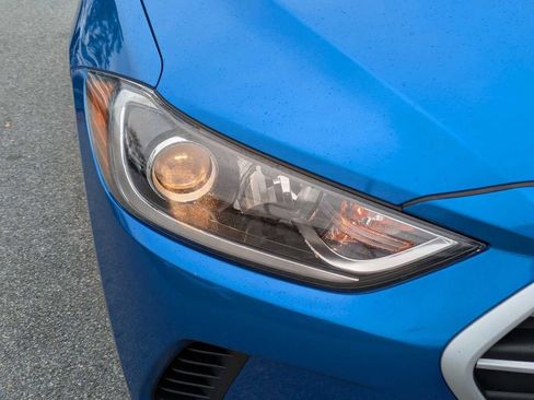 Used 2017 Hyundai Elantra SE image 10