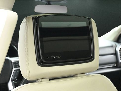 Used 2020 Ford Expedition Platinum image 17