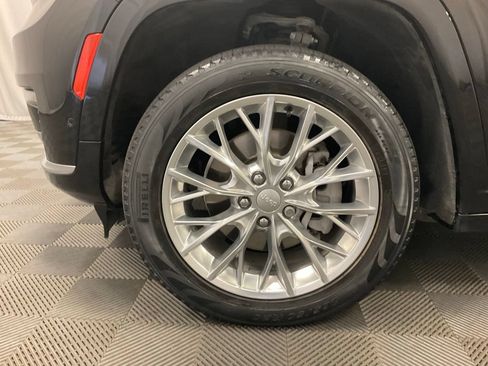 Used 2021 Jeep Grand Cherokee L Summit w/ Luxury Tech Group V AWD/4WD image 8