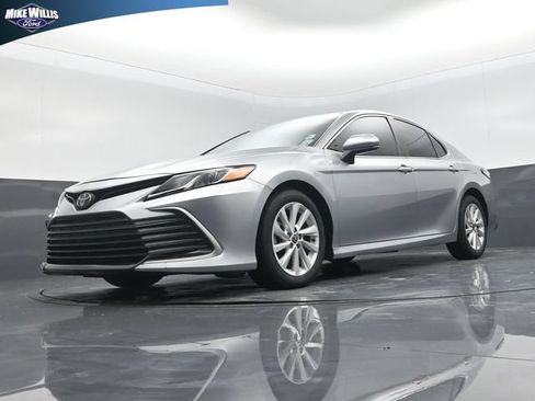Used 2023 Toyota Camry LE FWD image 19