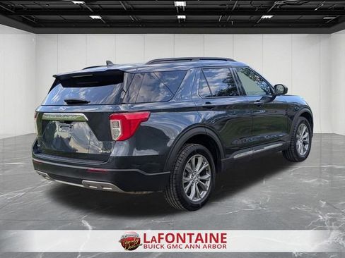 Used 2022 Ford Explorer XLT w/ Equipment Group 202A AWD/4WD image 5