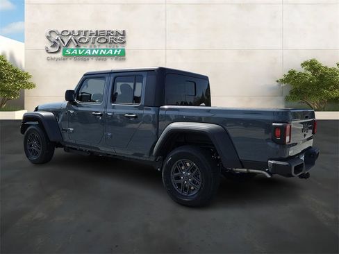 New 2026 Jeep Gladiator Sport AWD/4WD image 3