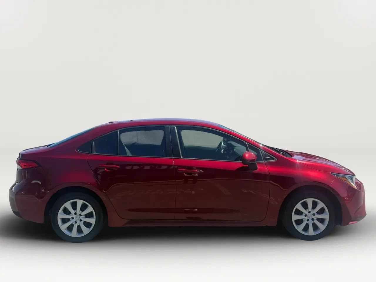 Used 2025 Toyota Corolla LE FWD image 2