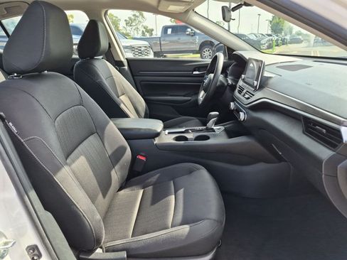 Used 2025 Nissan Altima 2.5 SV FWD image 20