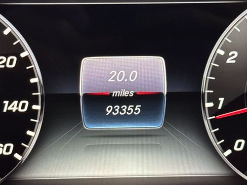 Used 2019 Mercedes-Benz E 300 image 25