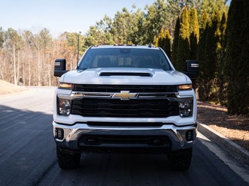 Used 2025 Chevrolet Silverado 2500 LT w/ Convenience Package image 12