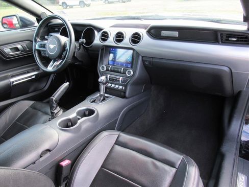 Used 2021 Ford Mustang Premium image 10