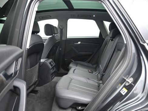 Used 2020 Audi Q5 e Premium Plus w/ Premium Plus Package AWD/4WD image 30