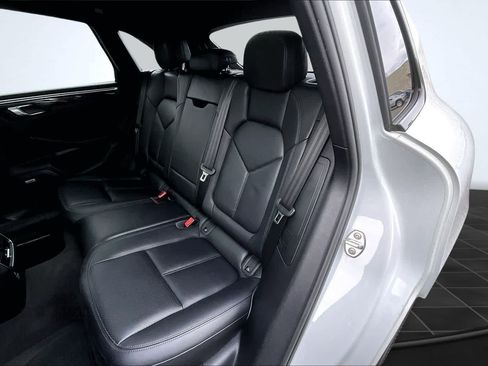 Used 2020 Porsche Macan S image 13