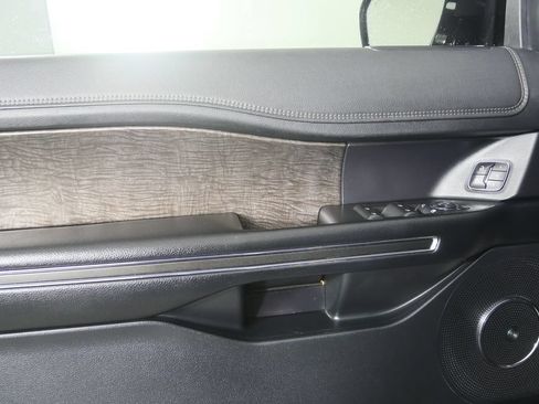 Used 2021 Ford Expedition Max Limited RWD image 8