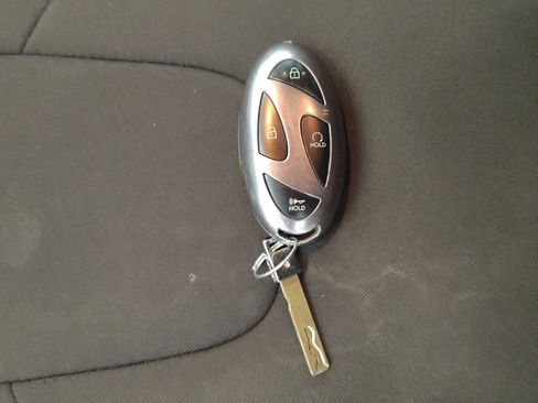 Used 2025 Hyundai Elantra SEL FWD image 32