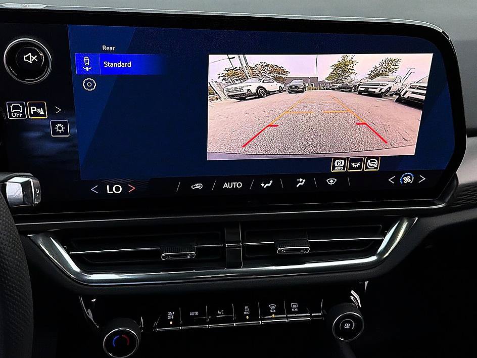 Used 2026 Chevrolet Equinox EV LT FWD image 15