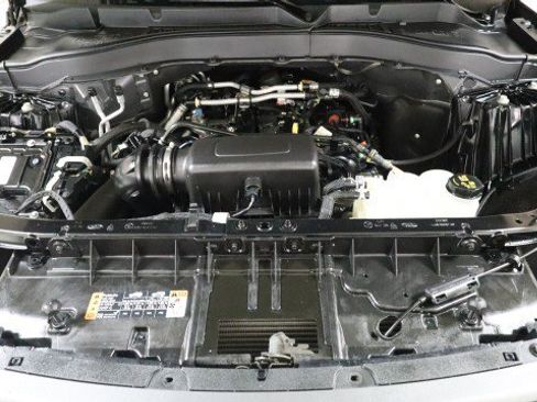 Used 2021 Ford Explorer XLT w/ Equipment Group 202A AWD/4WD image 23