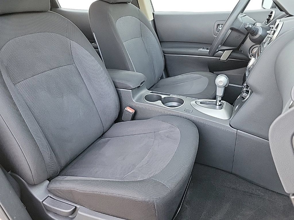 Used 2013 Nissan Rogue S AWD/4WD image 16