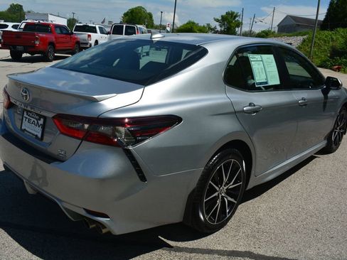 Used 2023 Toyota Camry SE AWD/4WD image 5