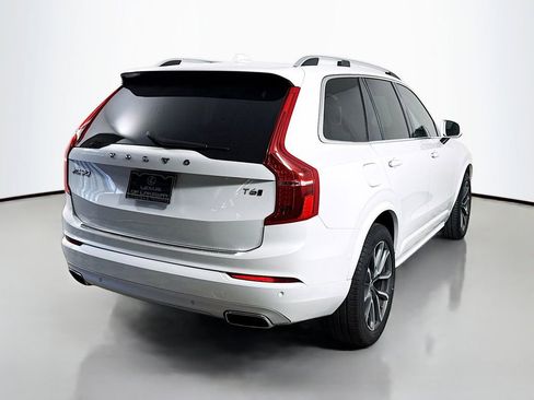 Used 2018 Volvo XC90 T6 Momentum w/ Convenience Package image 5