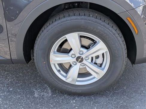New 2026 Kia Sorento LX FWD image 10
