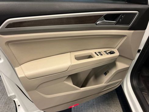 Used 2018 Volkswagen Atlas SEL AWD/4WD image 8