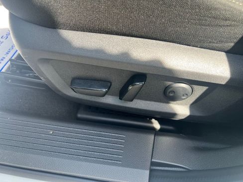 Used 2023 Nissan Rogue SV image 17