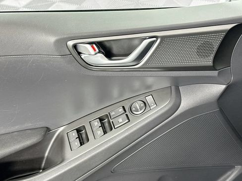 Used 2021 Hyundai Ioniq SEL FWD image 23